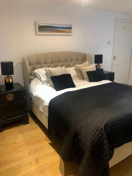 2 Double Bedroom Large Modern Self Contained Apartment Free Parking Кемберлі Екстер'єр фото