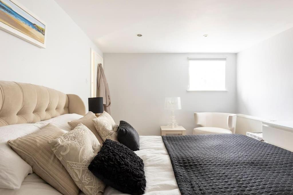 2 Double Bedroom Large Modern Self Contained Apartment Free Parking Кемберлі Екстер'єр фото