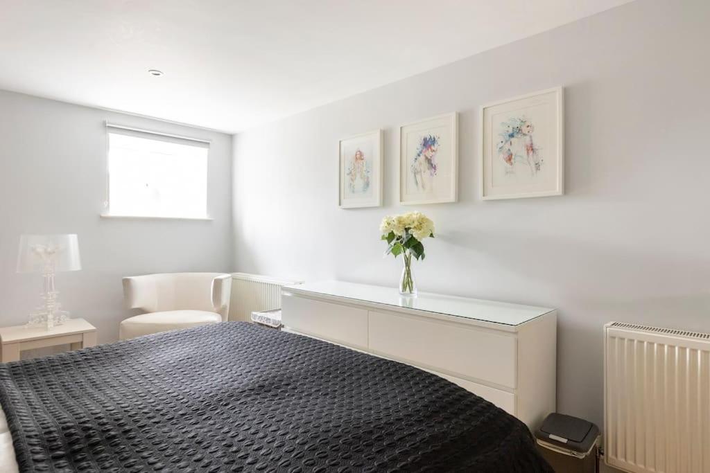2 Double Bedroom Large Modern Self Contained Apartment Free Parking Кемберлі Екстер'єр фото